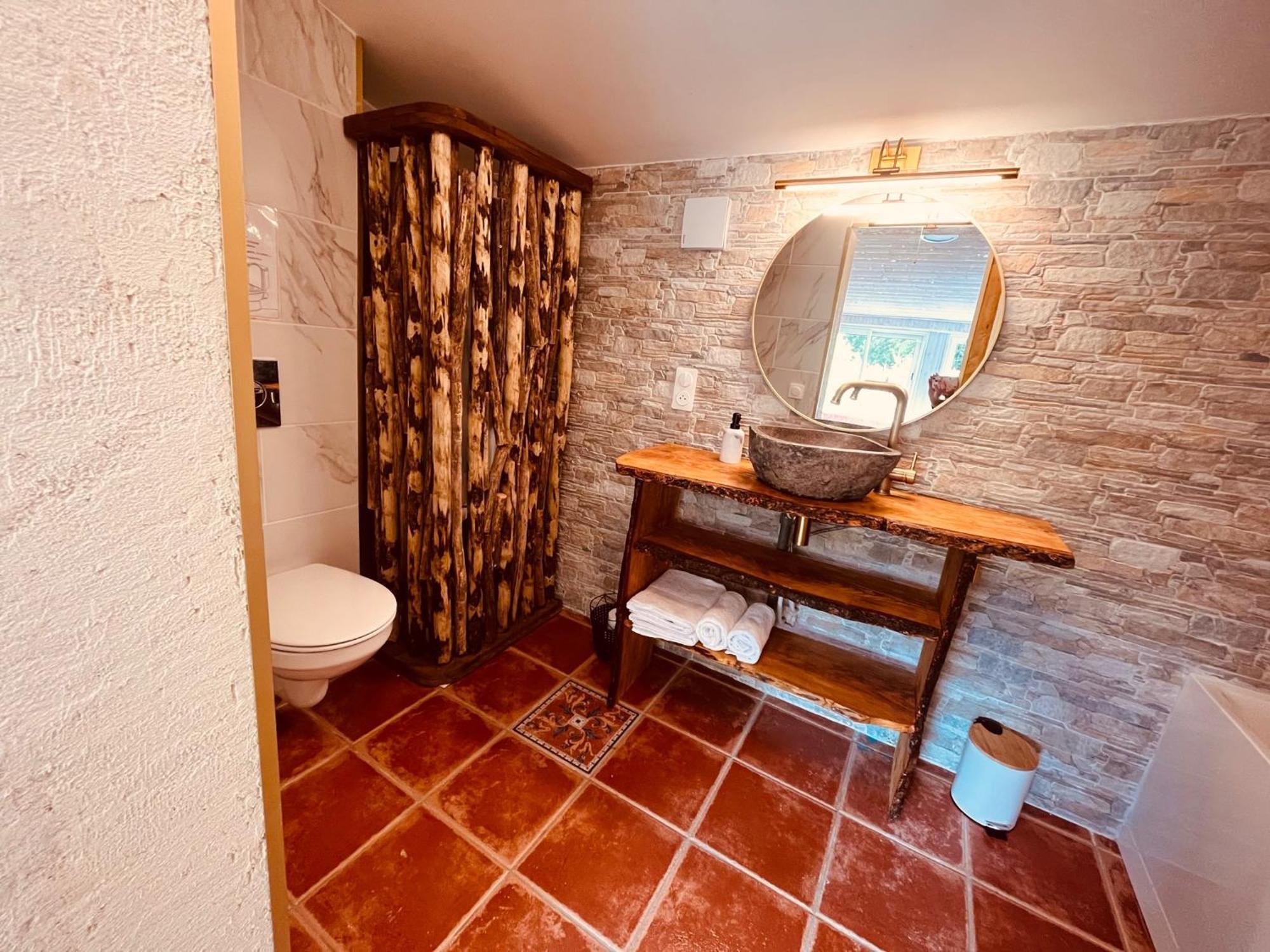 Domaine Amourella Aparthotel Lambesc Bilik gambar